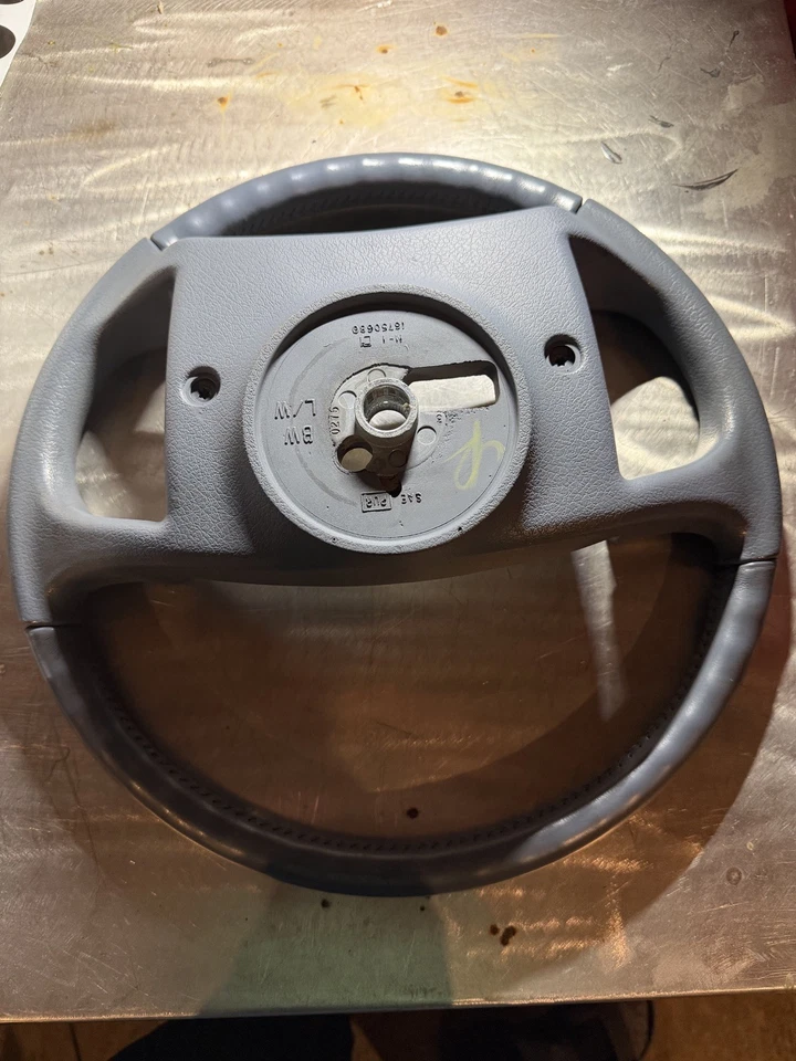 Volante Buick Roadmaster 1994-1996 gris muy buen estado  Foto 2 de 3