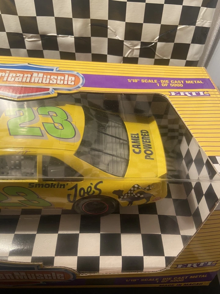 American Muscle Smokin Joe's Racing 1995 1:18 Thunderbird Foto 4 de 4