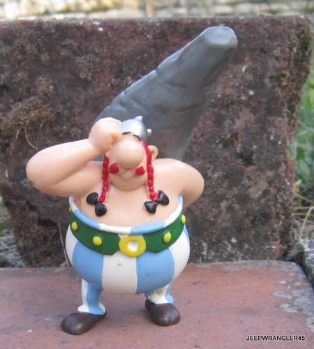 LIDL Astérix figurine "le menhir" Boîte neuve jamais ouverte LIDL Astérix figurine "le menhir" Boîte neuve jamais ouverte