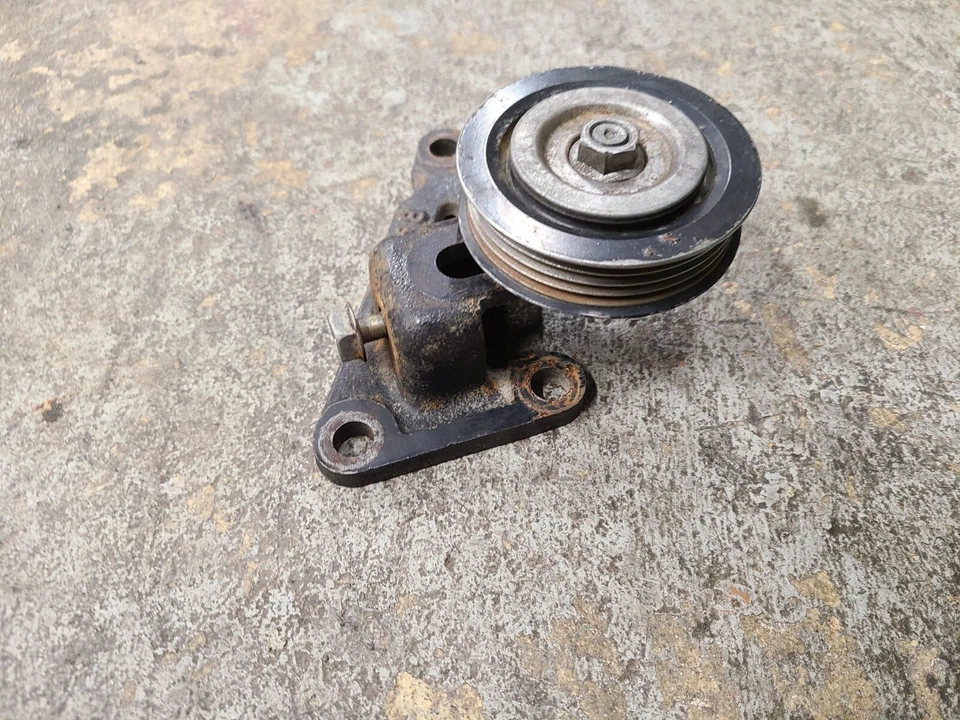 Soporte tensor y polea compresor aire acondicionado Toyota Supra MK3 1986-1988 7MGE  Foto 3 de 4