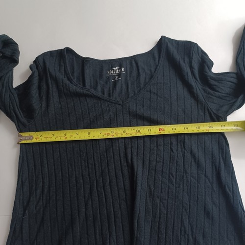 Hollister V-Neck Sweater Small Black -V-Neck -Ribbed -Long Sleeve -Logo - Picture 11 of 14