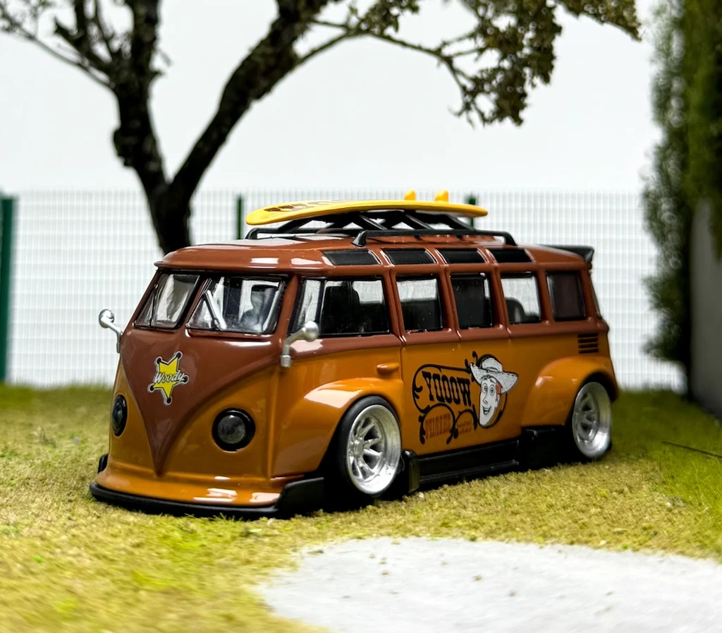 4R-734 LMLF Model 1/64 フォルクスワーゲン T1 RWB s-l1200.webp