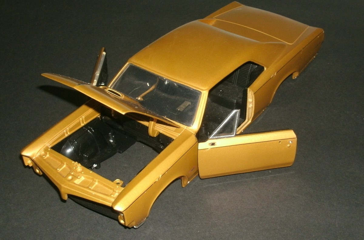 1/18 Scale Damaged 1966 Pontiac GTO Junkyard / Project Car