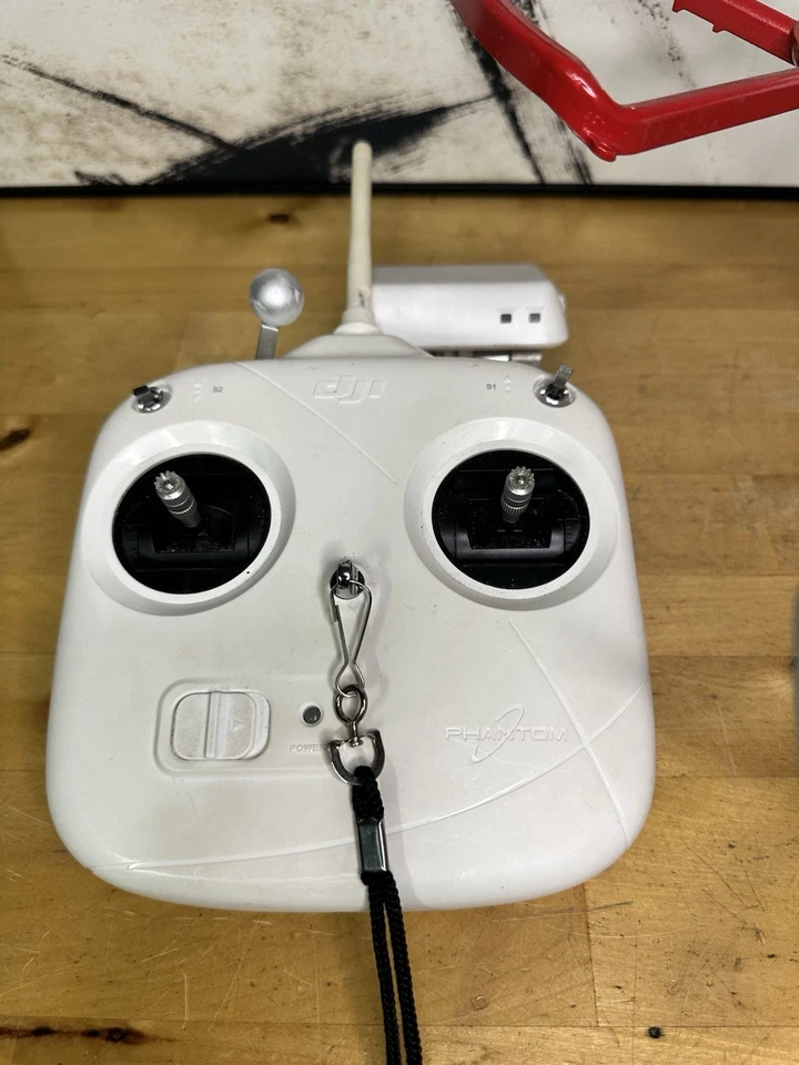 Drone DJI Phantom 2 Vision Plus PV331 con controlador no probado venta como está Foto 3 de 4