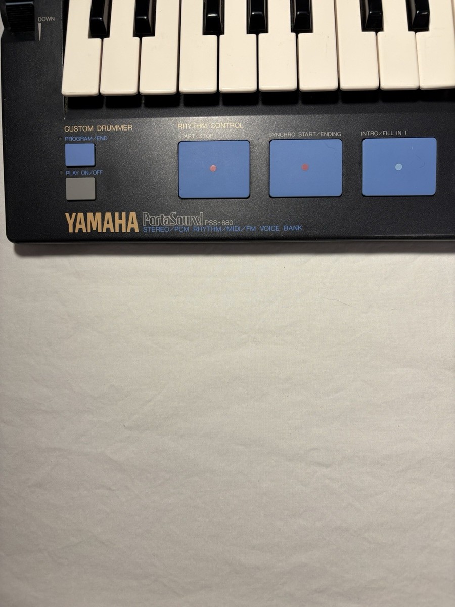 Yamaha PortaSound PSS-680 (MIDI In, Out, Thru) 61 Key Synthesizer