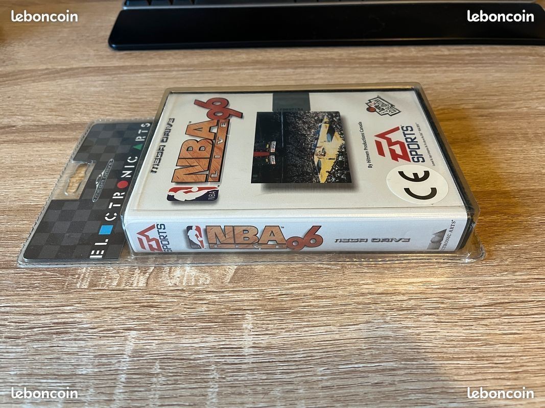 jeu sega megadrive neuf sous blister rigide NBA LIVE 96