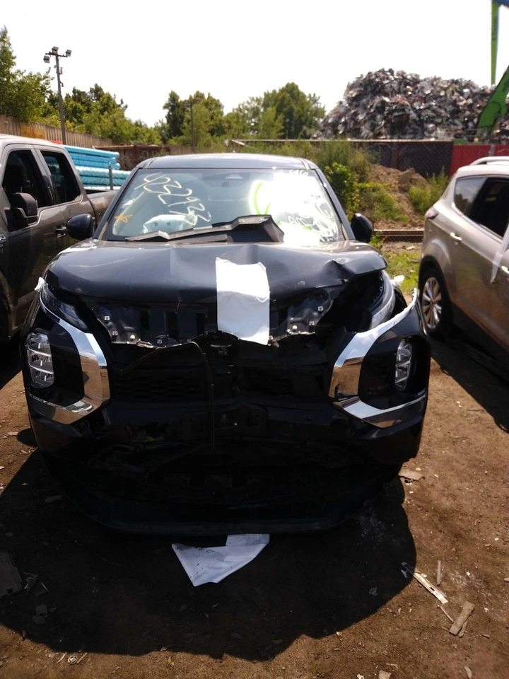 2022 Mitsubishi Outlander Suspension Assembly Black 61K Miles OEM Parts - Image 3 of 4
