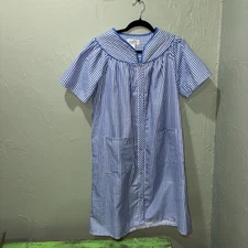Casual Nights Women’s Medium Nightgown Housecoat Blue Stripe Button Pearlsnap