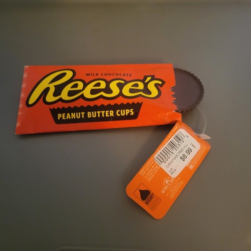 Hersheys Reeses Peanut Butter Cup Candy Christmas Ornament Gift for Reese Cup L - Picture 2 of 2