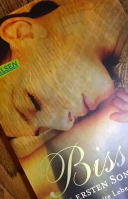 Stephenie Meyer・Biss - Zum ersten Sonnenstrahl・Roman・D・TB  2010・2012 Carlsen