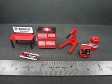 1:64 Scale Kendall Oil Shop Tools - Garage equipment - Diorama Accessories 6 pcs