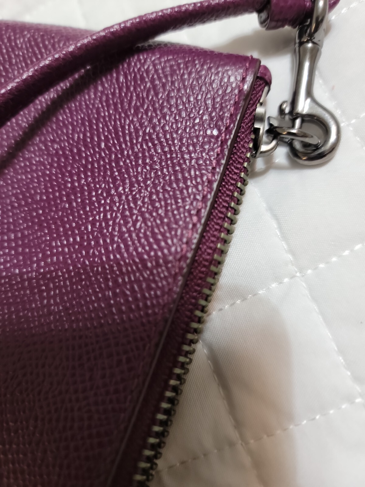 COACH OMBRE RIVETS Burgundy PEBBLED LEATHER WRISTLET … Gem
