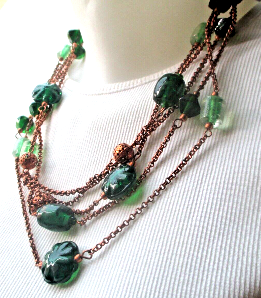 Collier Vintage 5 Rangs - Chaine Cuivre Rouge Et Perles En Verre Vert - Bijou Ancien - Occasion Parfait état
