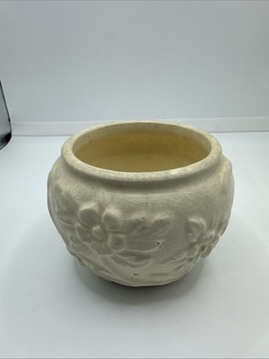 VINTAGE CERAMIC WHITE MATTE PLANTER
