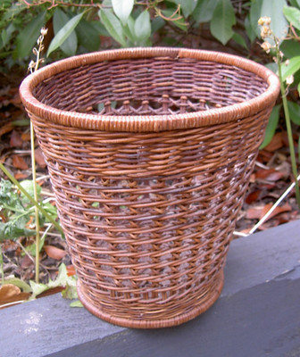 VINTAGE KORB KORB AUS WEIDE PAPIERMÜLLEIMER DUNKELBRAUN GEFLOCHTEN PFLANZGEFLECHT AUFBEWAHRUNG RATTAN