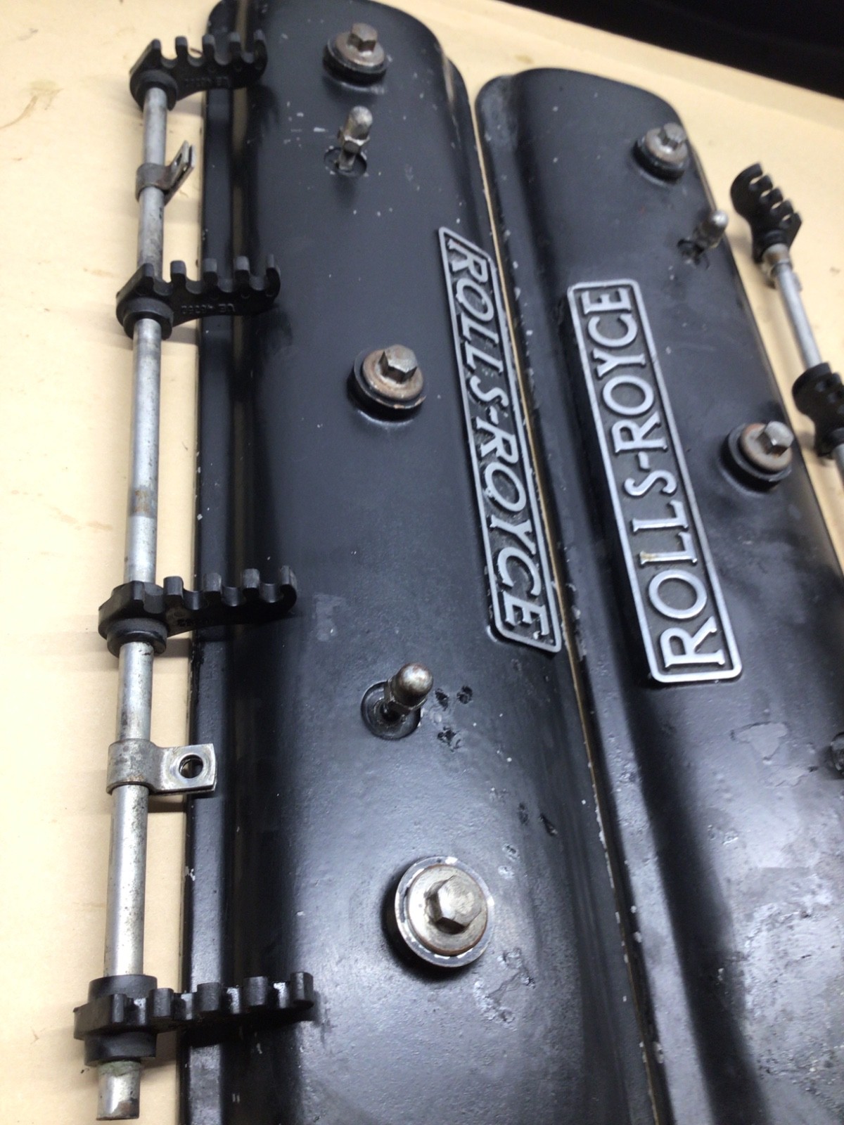 1966-80 Rolls Royce Silver Shadow Silver Wraith II Valve Covers with Plug Holder