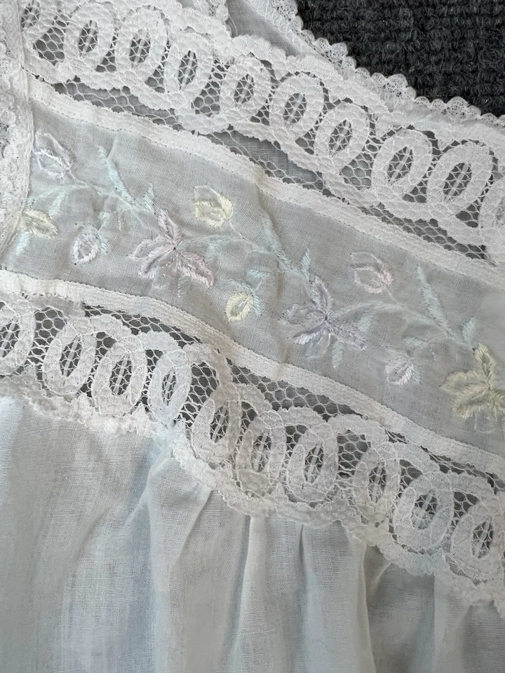Camisón de encaje de algodón blanco lencería Dreamwear vintage mediano hecho en EE. UU. Foto 3 de 4