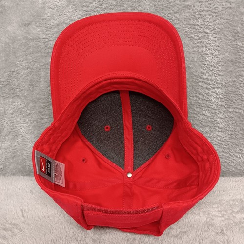 Gorra Nike Team Sport Performance Color Rojo con 2 Rayas Blancas 100% Algodón - Imagen 10 de 13