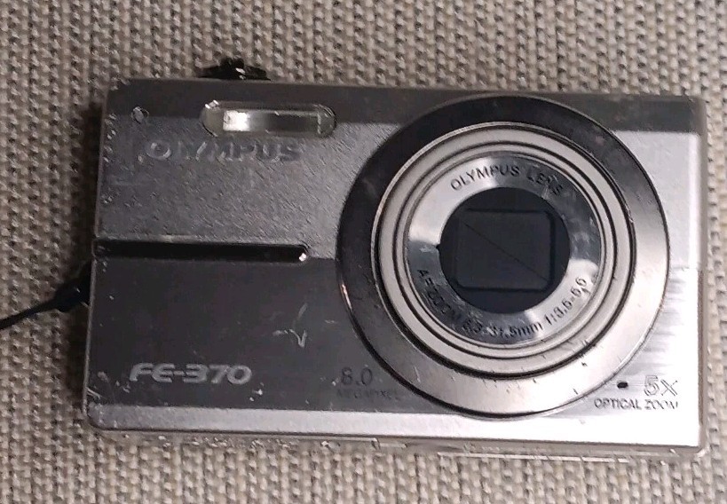 Olympus FE-370 8.0MP Compact Digital Camera 5x Zoom Built-in Flash