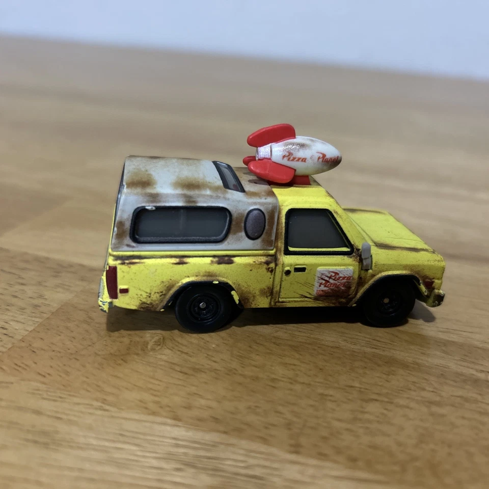 Camión Todd Pizza Planet de metal fundido a presión Mattel Disney Pixar Cars 1:55 Foto 3 de 4