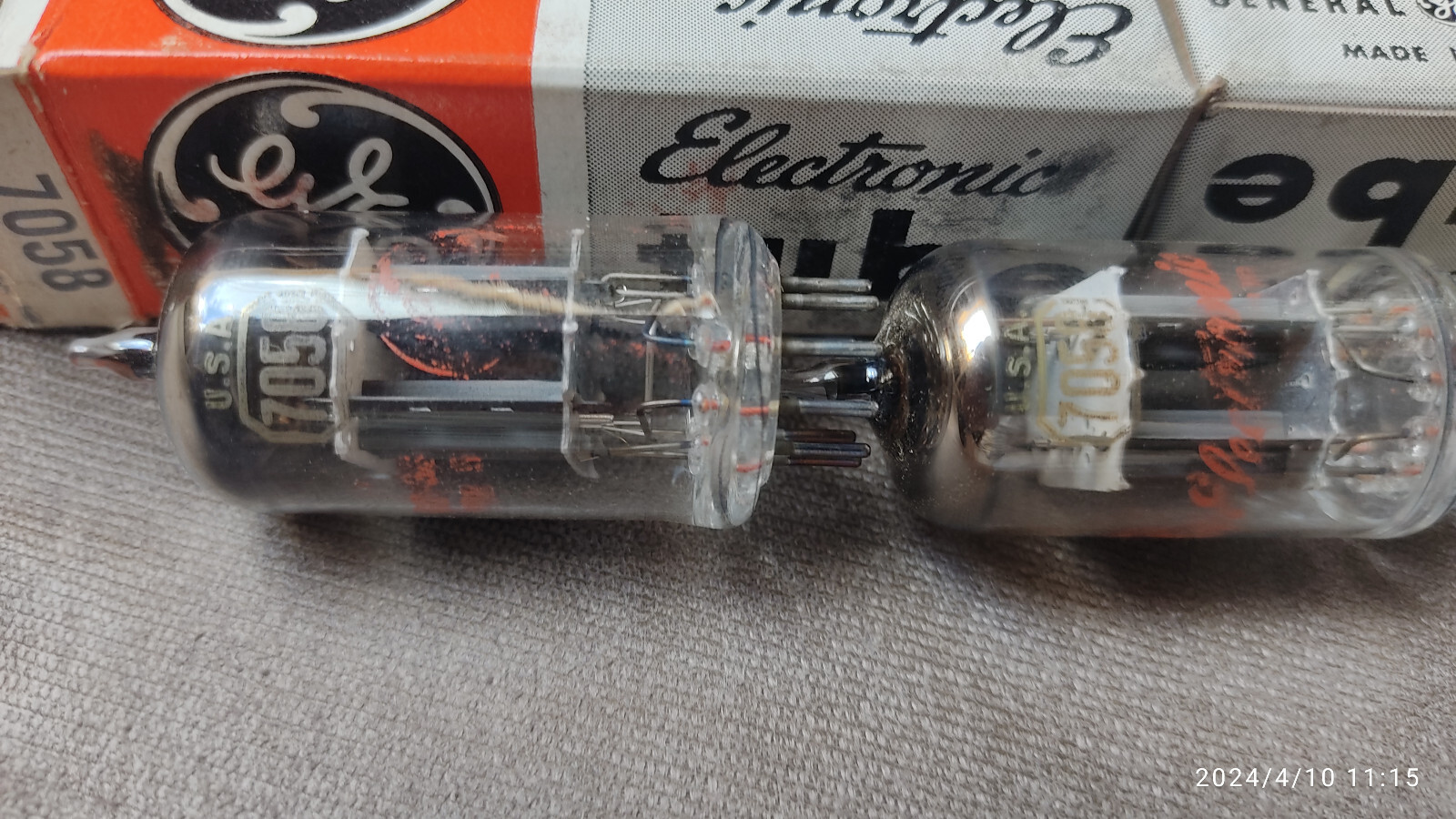Lampes GE 7058 12AX7 matched pair neuves d'époque pour restauration audio haut de gamme