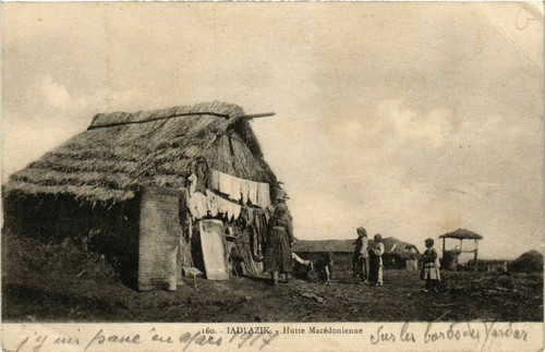 CPA AK une famille de chretiens frevents Vietnam Indochina (1346115