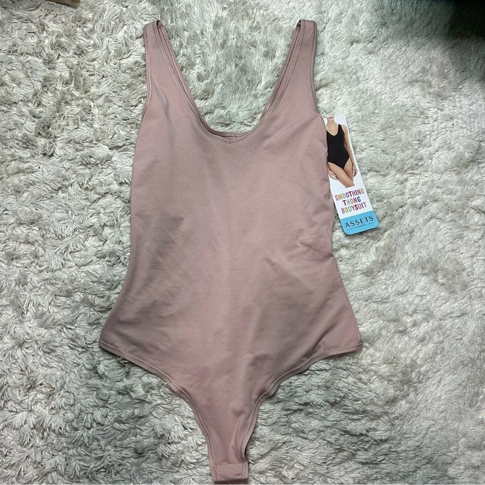 SPANX By Assets Prendas moldeadoras para mujer, body tanga delgado pequeño Foto 3 de 4