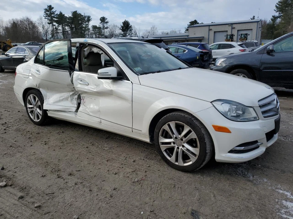 Used Rear Left Door Assembly Rear Side fits: 2012 Mercedes-benz Mercedes c-class Foto 4 de 4