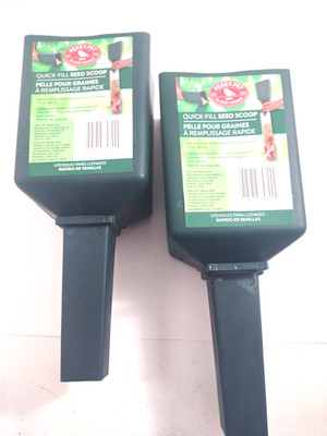 Perky-Pet Quick Fill Bird Seed Scoop - 4 Cup Capacity. 2 Pk