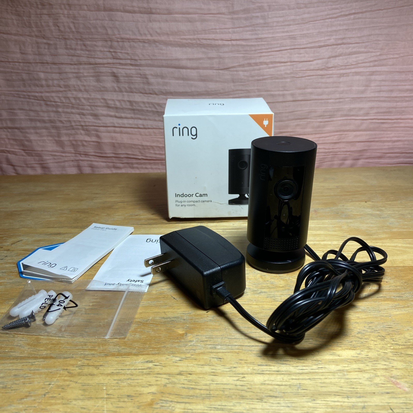 Ring Indoor Cam (1st Gen) HD Security Camera 5UM4E5 black