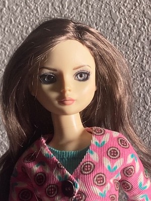 Long Brown Monique Doll Wig Size 6-7 Fits Evangeline Ghastly, Ellowyne