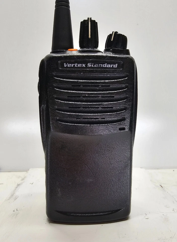 Vertex VX451 VX-451-G7-5 UHF (450-512MHz) 32 Channel 5 Watt (Complete Kit) - Image 3 of 4