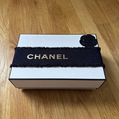 CHANEL White Holiday 2025 Gift Box with Stuffings Camellia & Ribbon - Brand New!