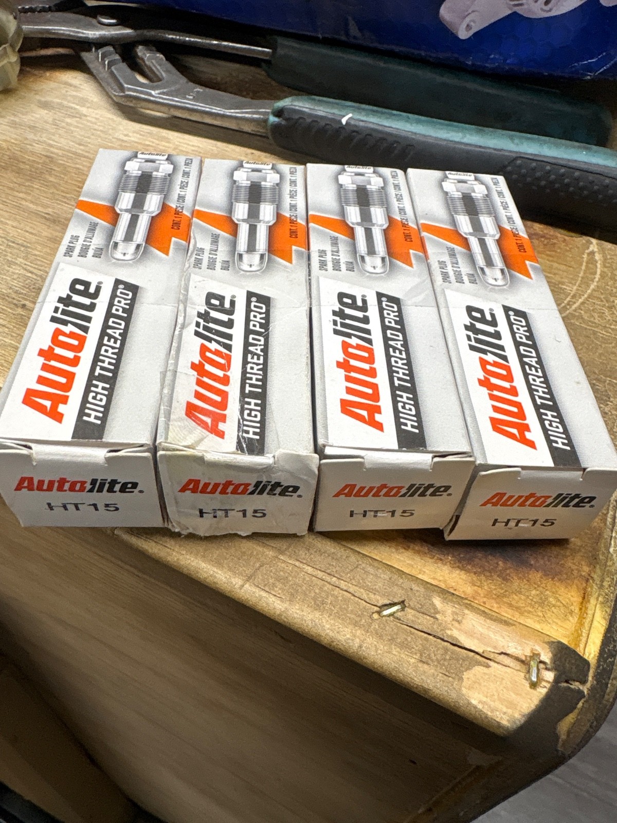 QTY 4 Autolite HT15: Platinum High Thread Spark Plugs Set of 4 Plugs Boxed 