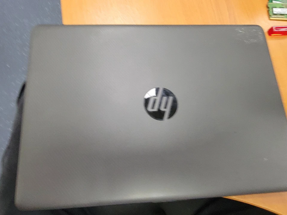 HP 245 G8 Laptop Screen broken Tested BIOS - Image 3 of 4