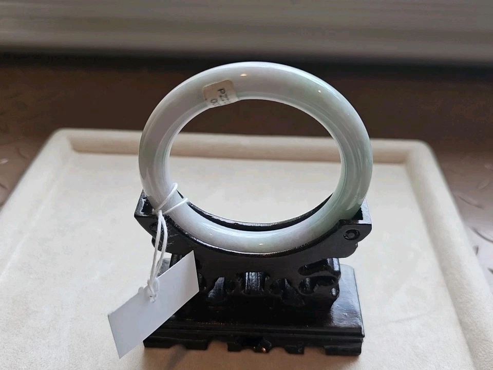 Brazalete verde pálido jadeíta grado A natural certificado Birmania 56 mm  Foto 2 de 4