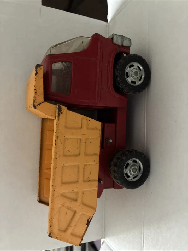 复古 Marx 红黄压钢自卸车 - Louis Marx & Company — 第 2/4 张图片