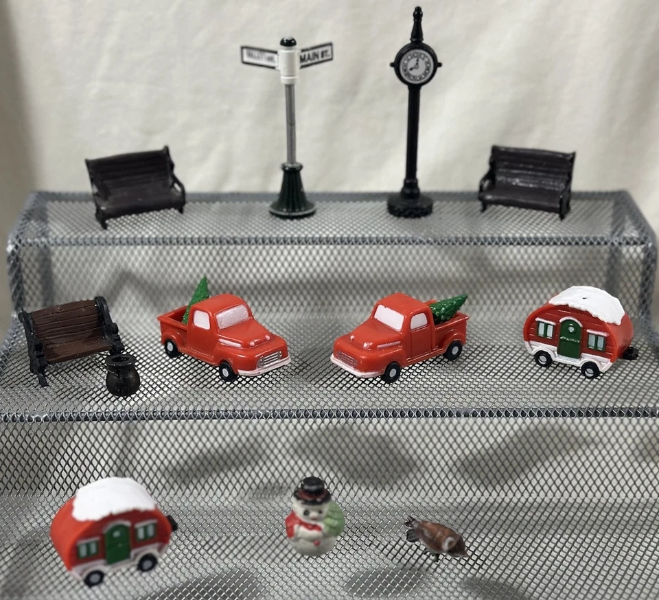 Huge Lot of Pop Culture Mini Figs Disney Marvel DC Pixar Hasbro Mario Toy Story - Image 3 of 4