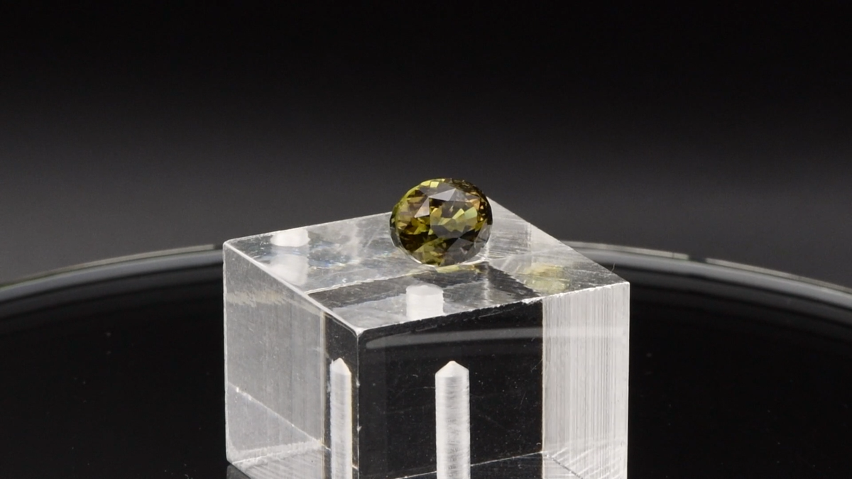 Grenat Mozambique 1,17 Carats - Pierre Naturelle à Effet Changement De Couleur (comme L'alexandrite) - FMG Gemstones