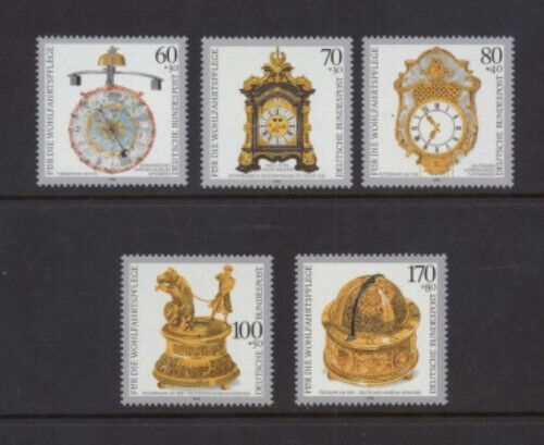 Mi. Nr. 1631/35 Kostbare alte Uhren in guter postfrischer Qualität - Afbeelding 1 van 1