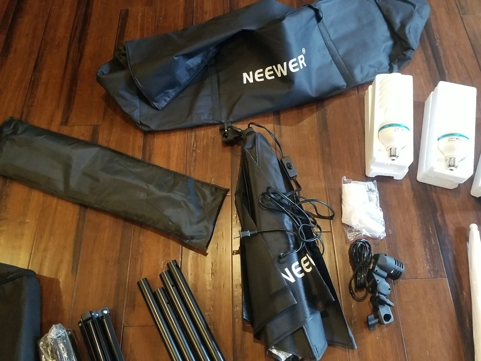 Neewer 45W Soft Light Umbrella Soft Light Box + Background Cloth Bracket Set  - Image 3 of 4