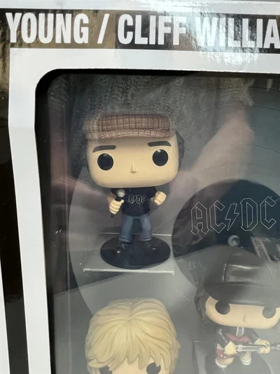 AC/DC Back in Black 1980 Young Rudd Johnson POP! Albums #17 Vinyl Figur Funko - Imagen 3 de 4