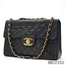 Borsa CHANEL grande Matelasse in pelle di agnello con patta nera trapuntata...