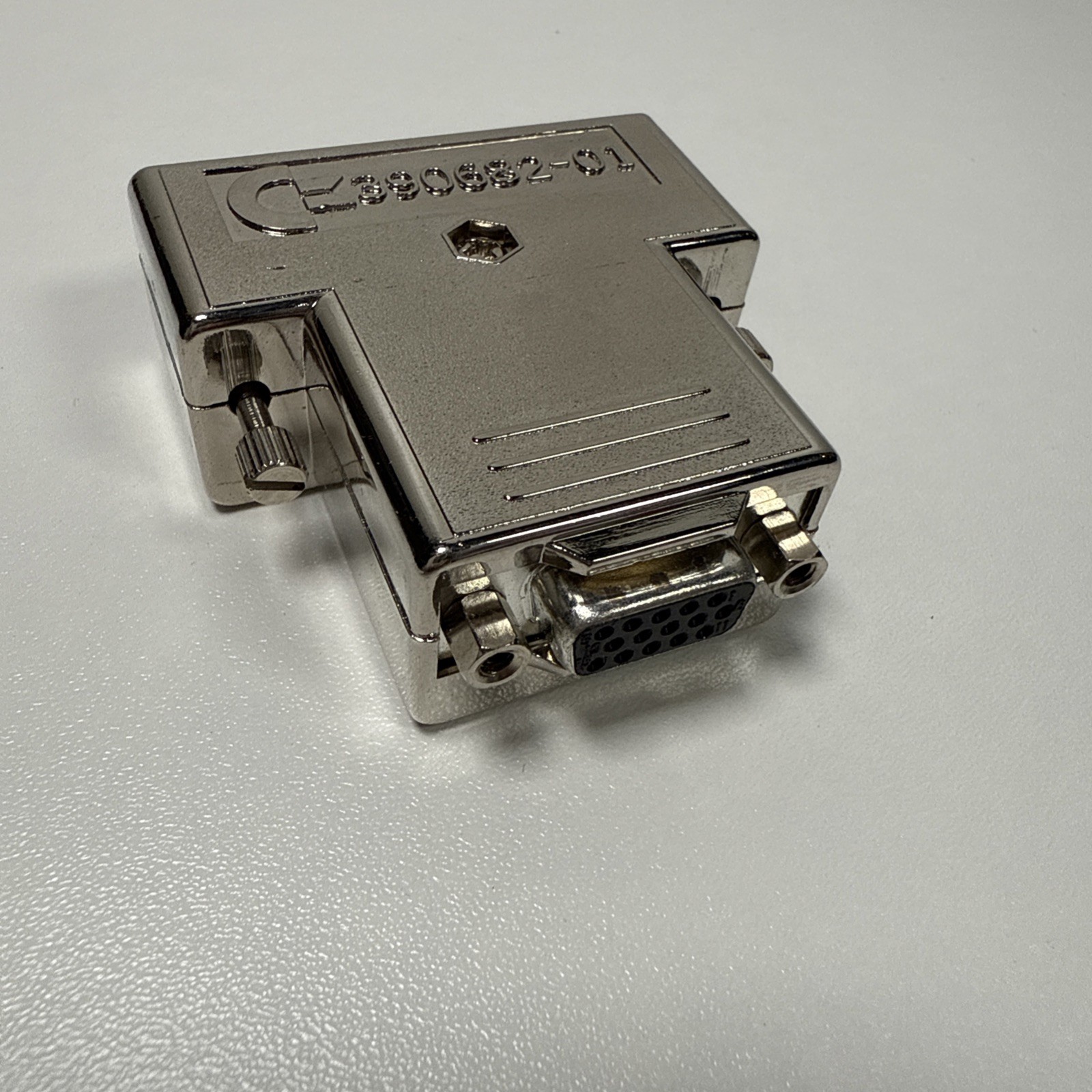 Amiga RGB to VGA 23pin-15pin SVGA Monitor Silver Adaptor 390682-01 Commodore CBM