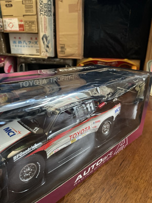 自動車 AUTOart TOYOTA TROPHY TRUCK 1/18 80010 AUTOart Toyota Trophy Truck #11 Ivan 'Ironman' Stewart 1/18 Scale