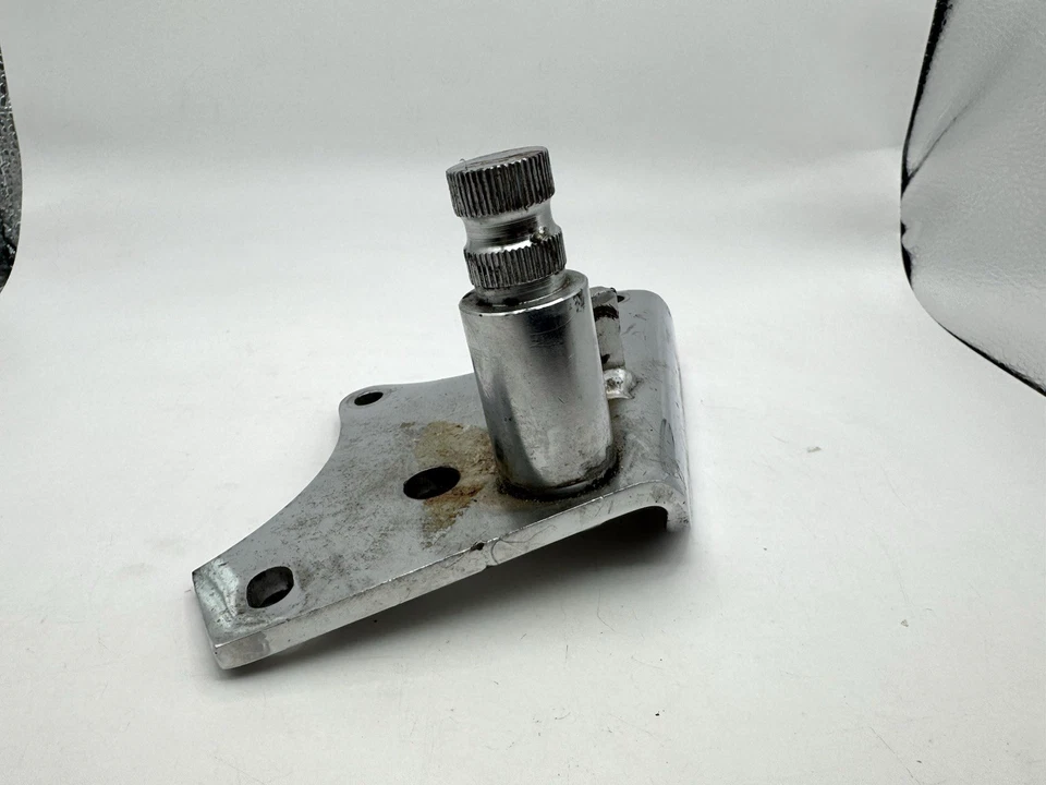 Harley SHOVELHEAD FXE FXS 后刹车踏板支架 低帮 超级滑翔 原始设备制造商 — 第 4/4 张图片