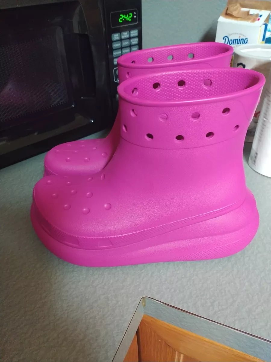 Crocs domina hot sale