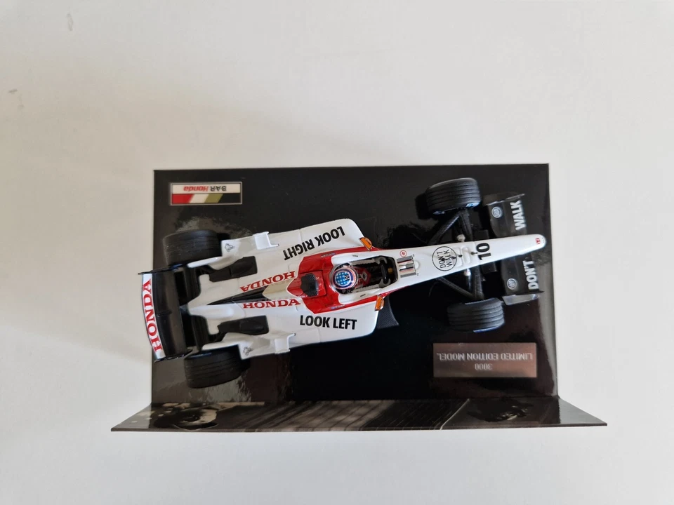 Minichamps 1/43 BAR Honda 005 T. Sato - Team Edition Showcar 2004 - 403040080 - Immagine 3 di 4