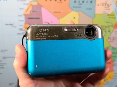 【海外仕様】SONY　ソニー　サイバーショット　DSC-J10 カメラ　ブルー Sony Cyber-Shot DSC-J10 16.1MP Digital Camera - Blue Fully Working