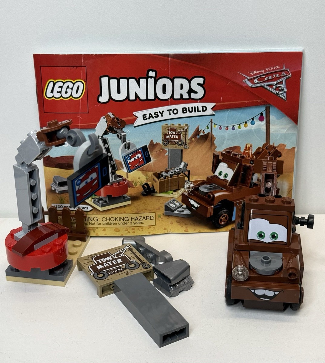 Lego Juniors 10733 Disney Cars Mater's Junkyard Tow Mater